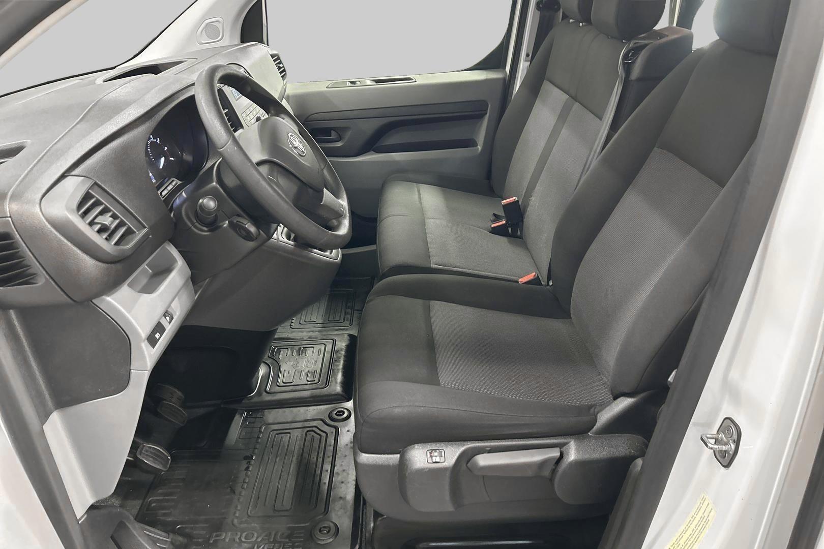 TOYOTA Proace Verso 9