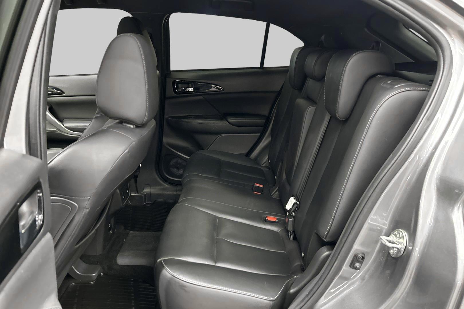 MITSUBISHI Eclipse Cross 10