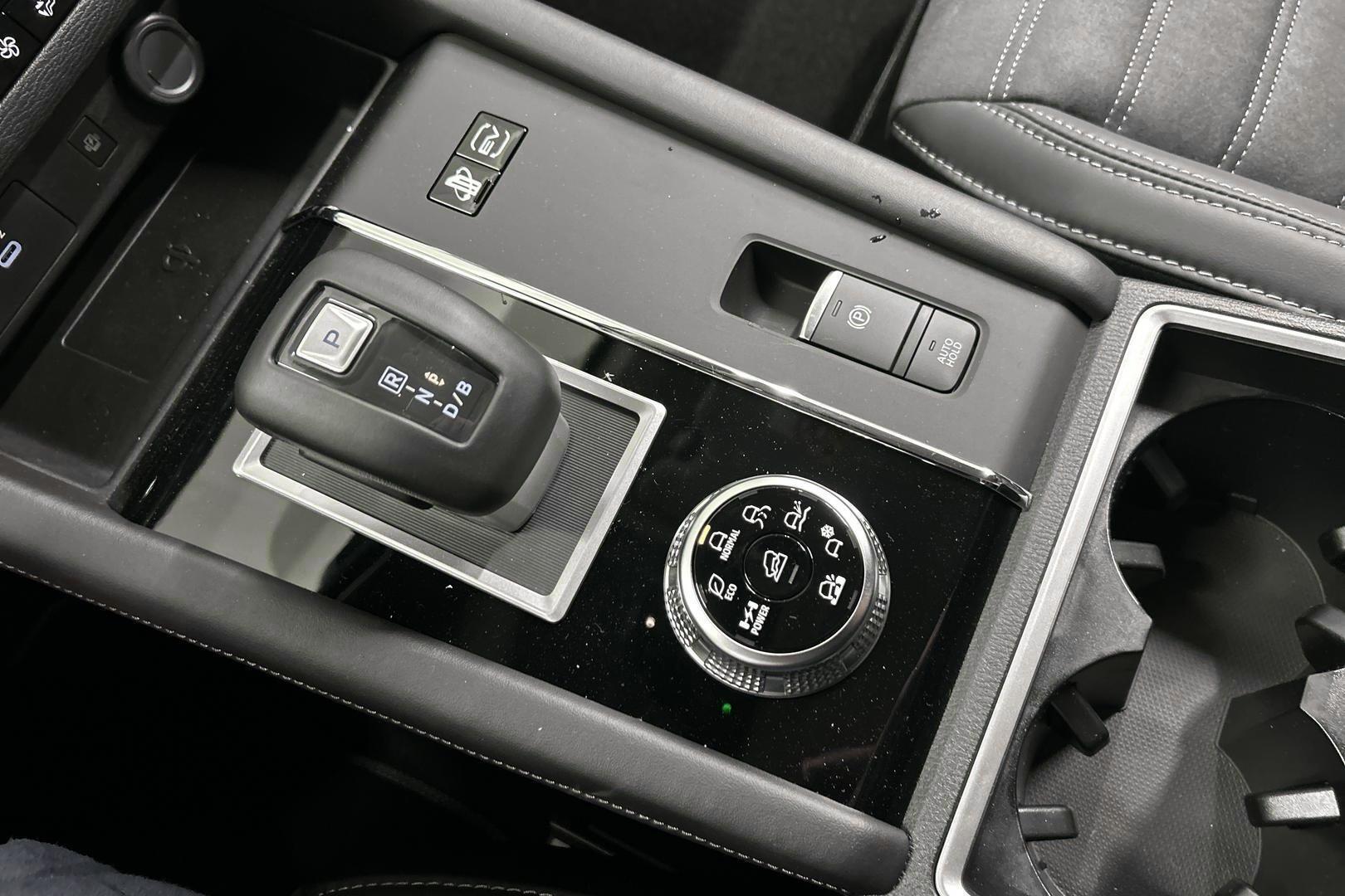 MITSUBISHI Outlander 2025