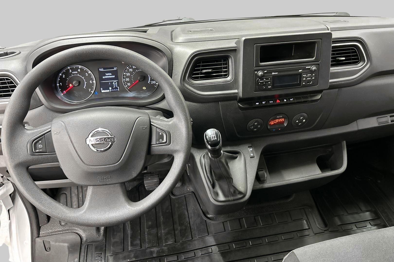 NISSAN NV400 2020