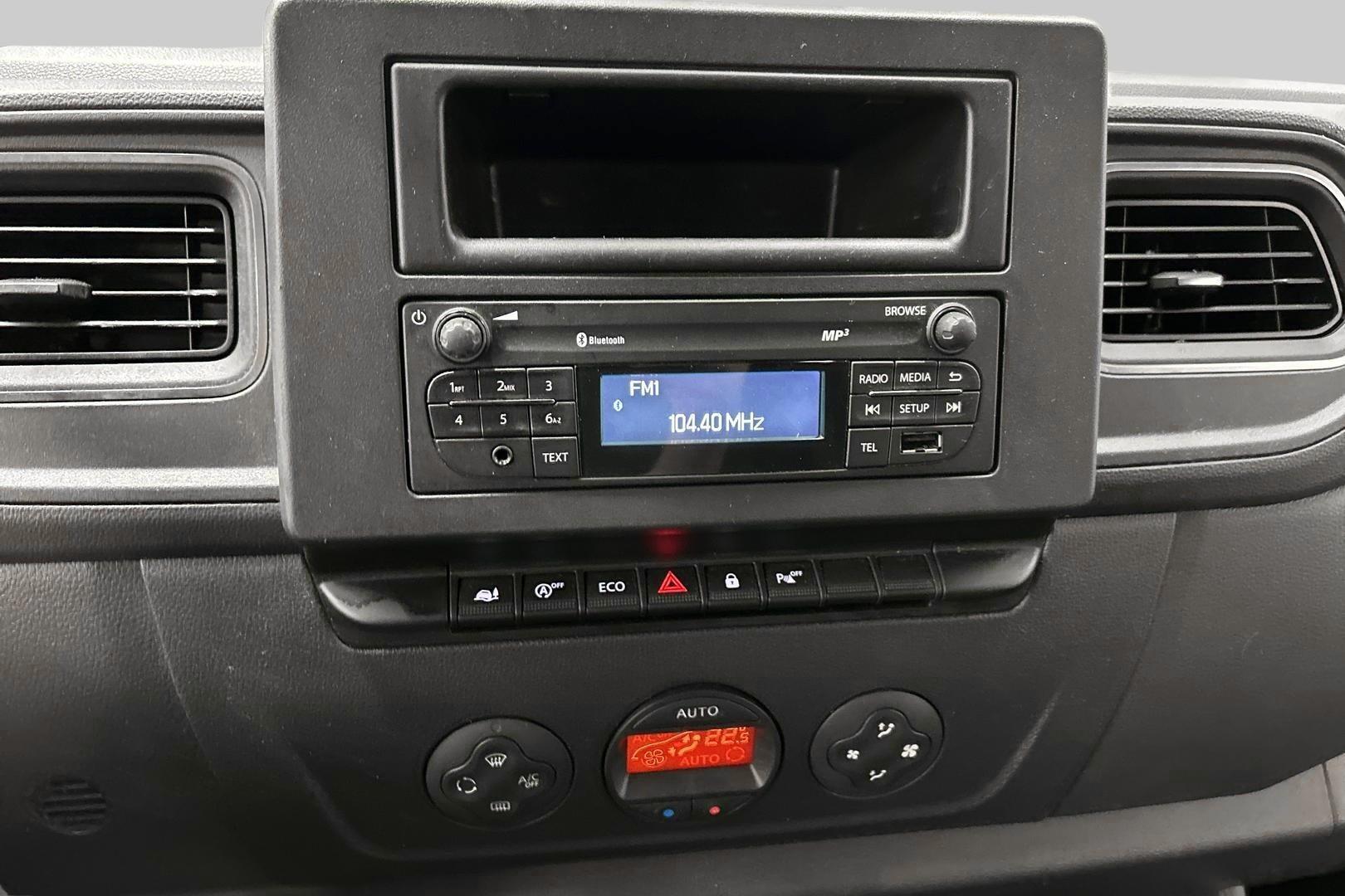 NISSAN NV400 2020