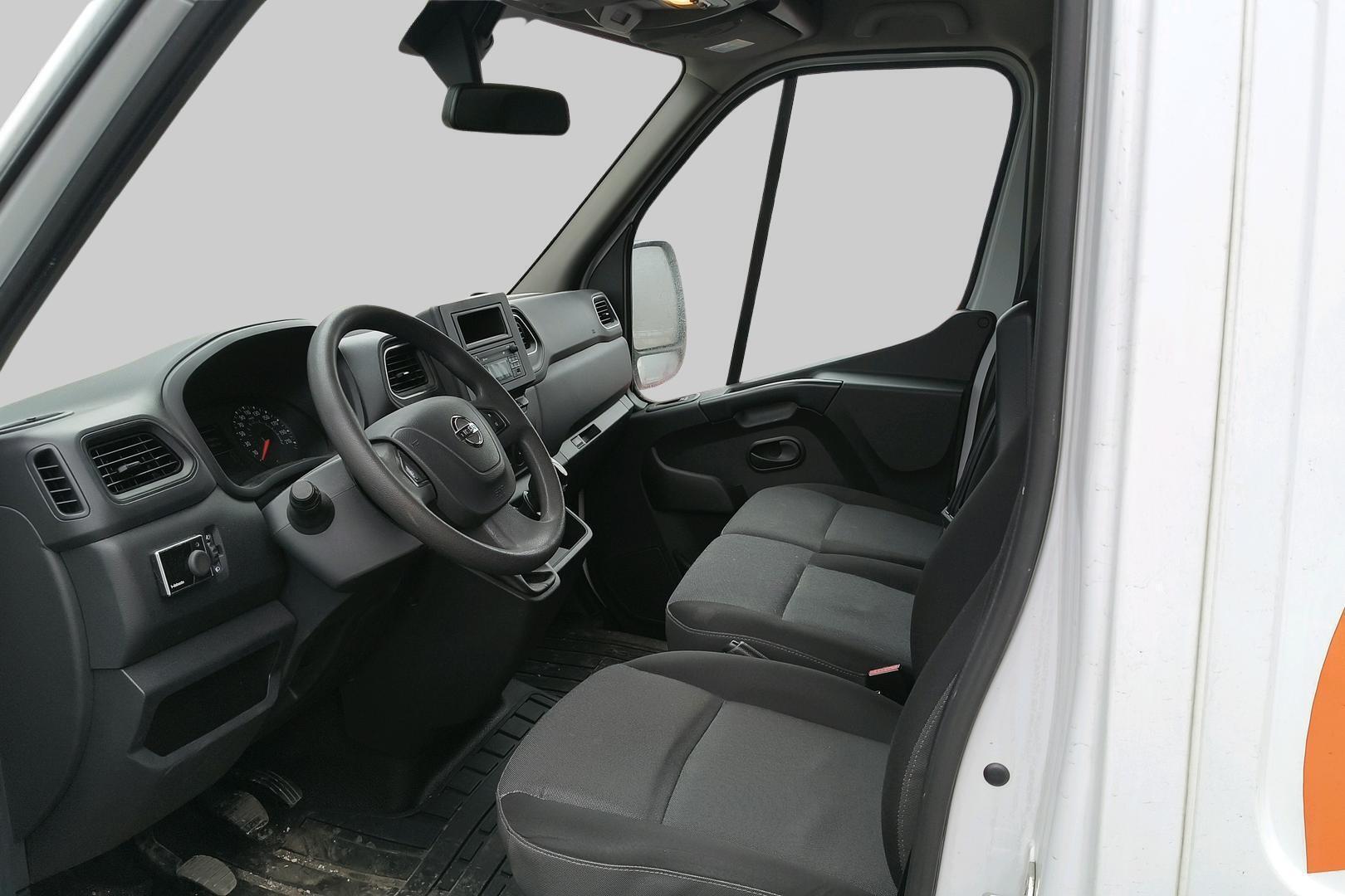 NISSAN NV400 2020