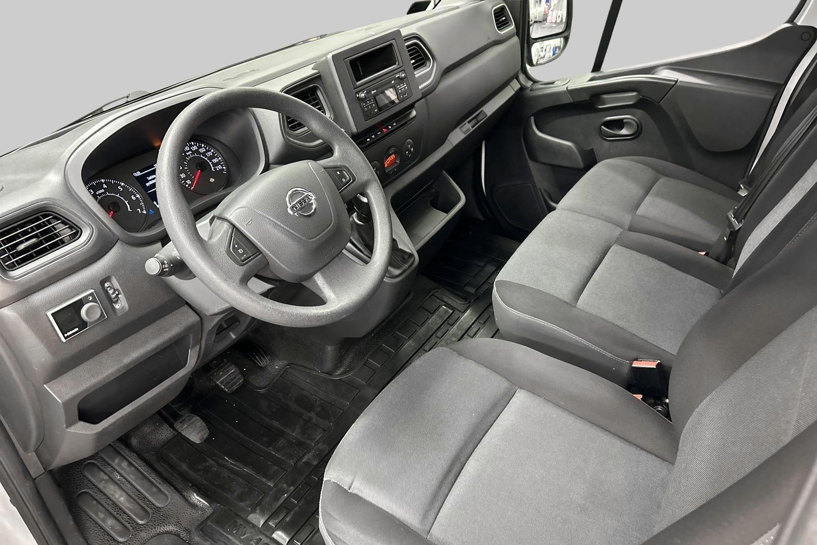 NISSAN NV400 2020