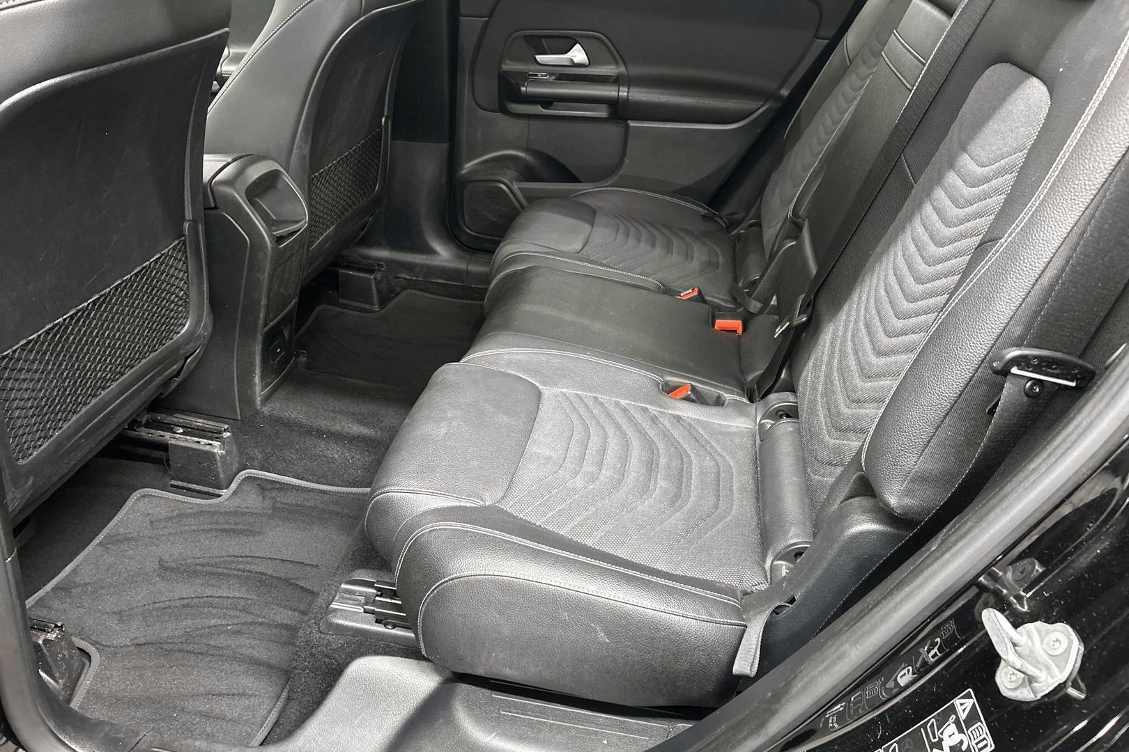 MERCEDES-BENZ GLB 2021