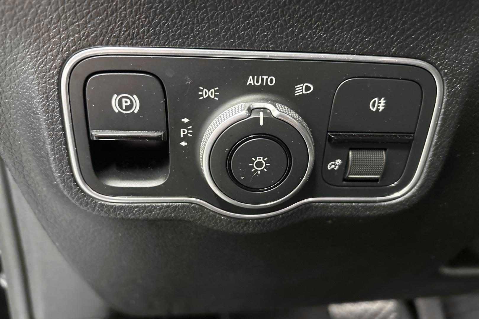 MERCEDES-BENZ GLB 2021