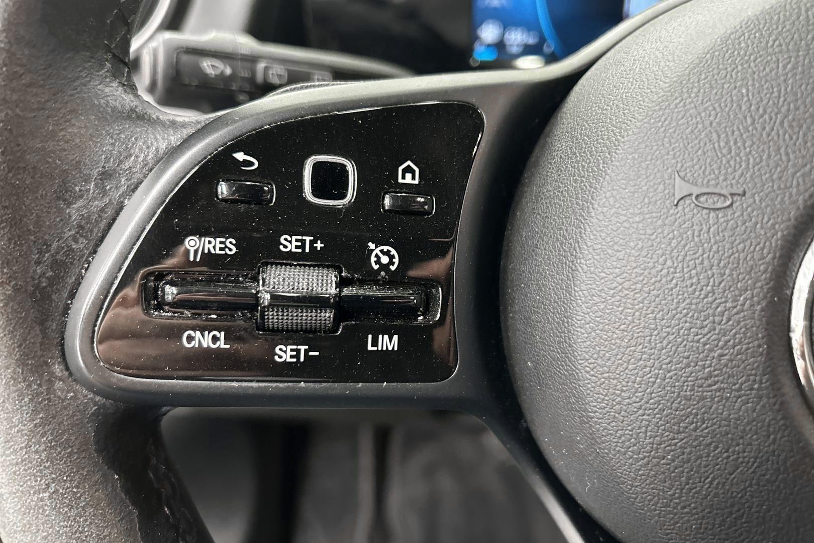 MERCEDES-BENZ GLB 2021