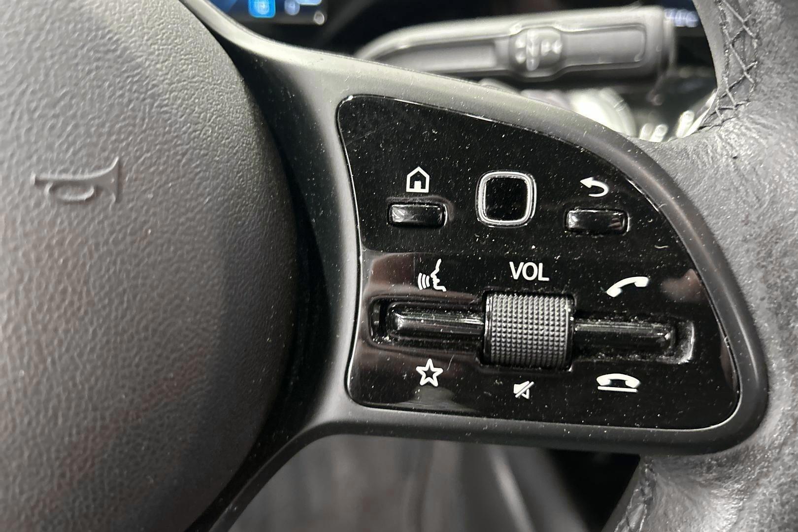 MERCEDES-BENZ GLB 2021