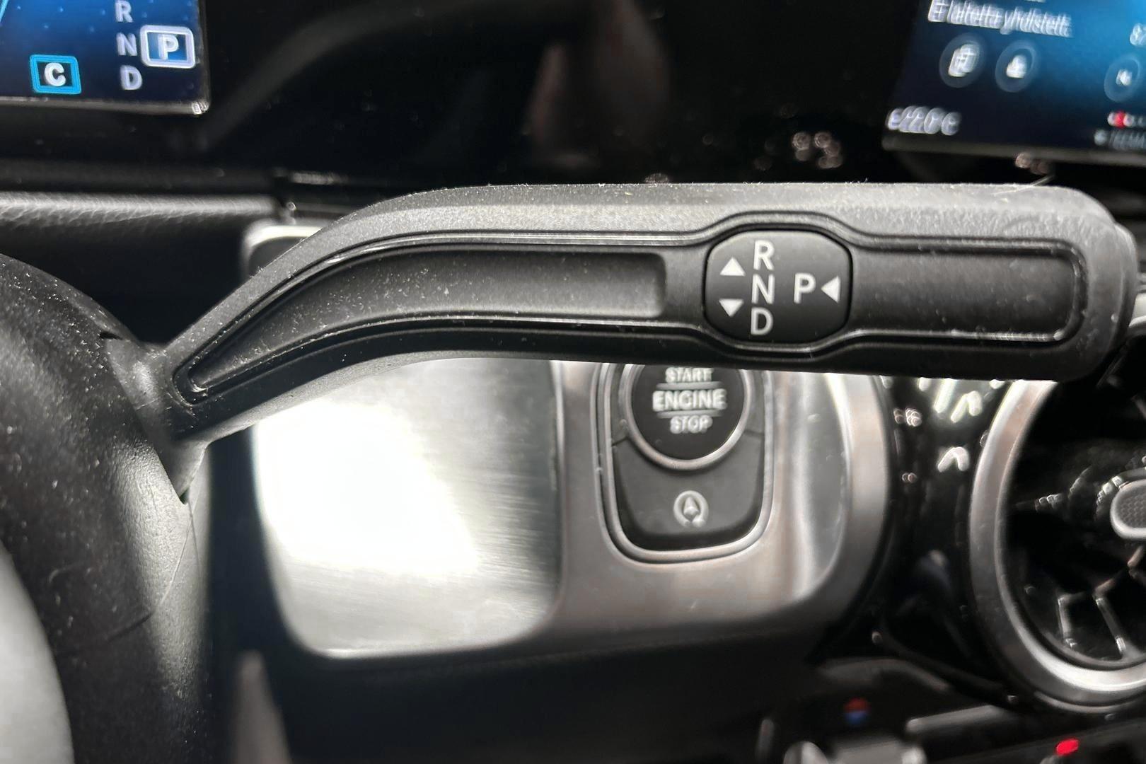 MERCEDES-BENZ GLB 2021