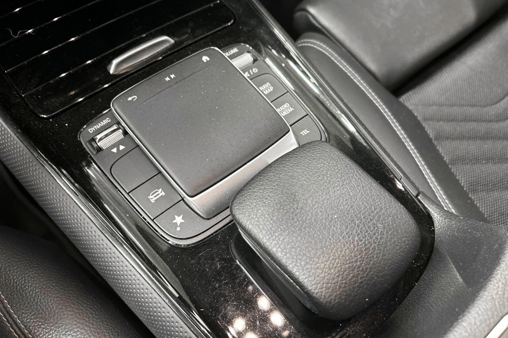 MERCEDES-BENZ GLB 2021