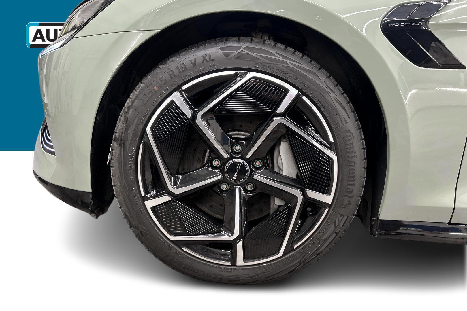 BYD Seal 13