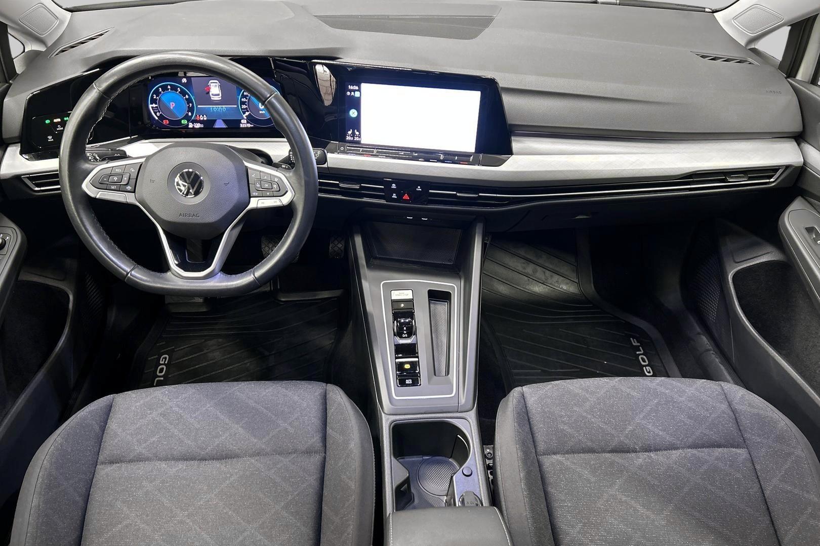 VOLKSWAGEN GOLF 2023