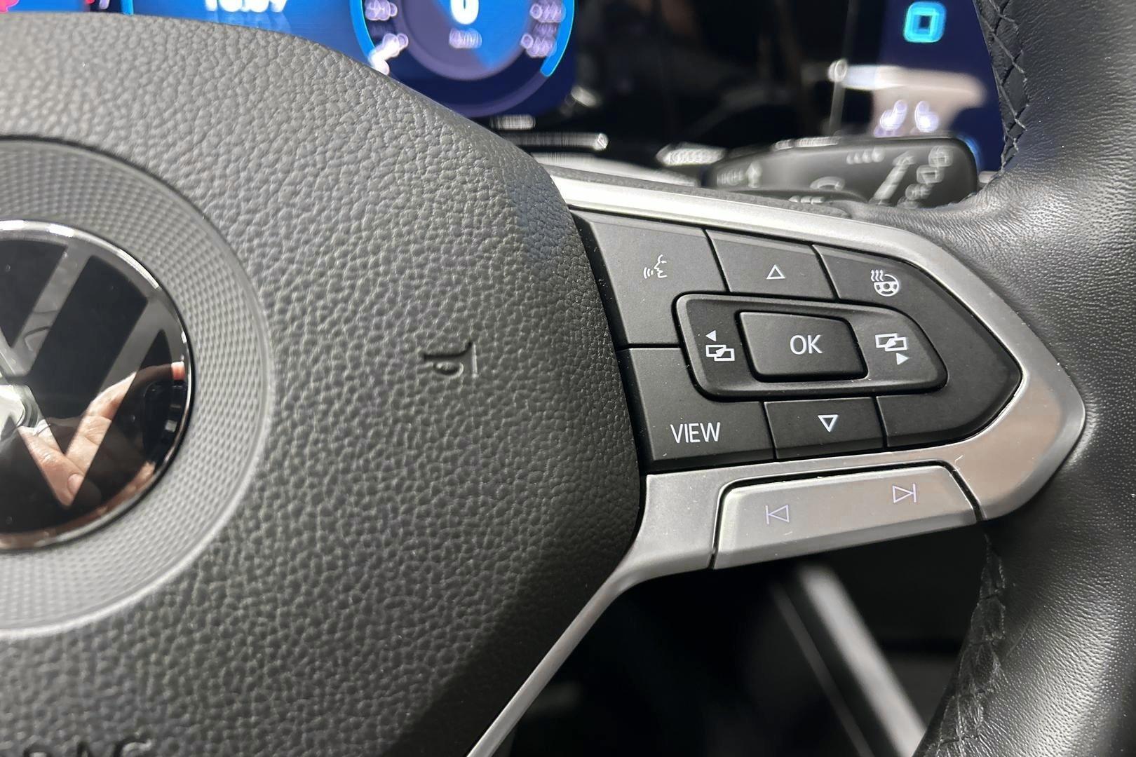 VOLKSWAGEN GOLF 2023