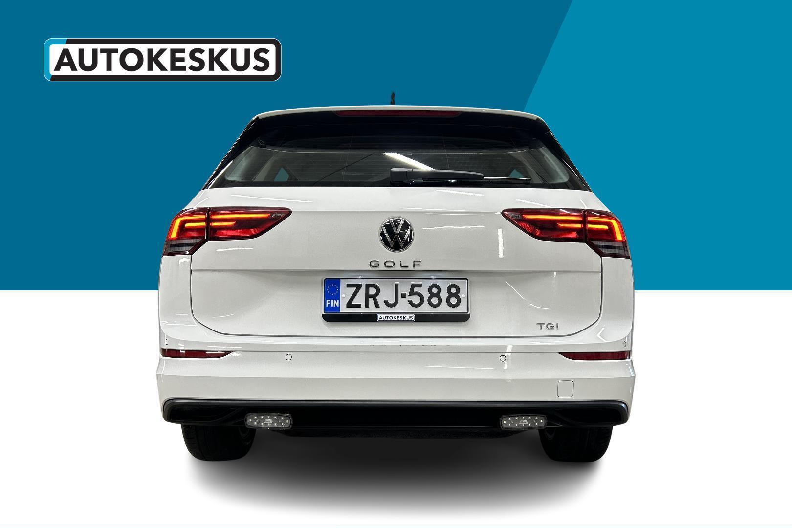 VOLKSWAGEN GOLF 2023