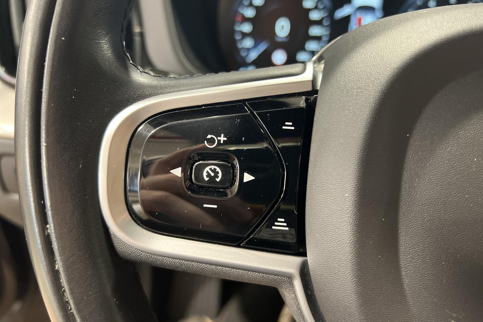 VOLVO XC60 19