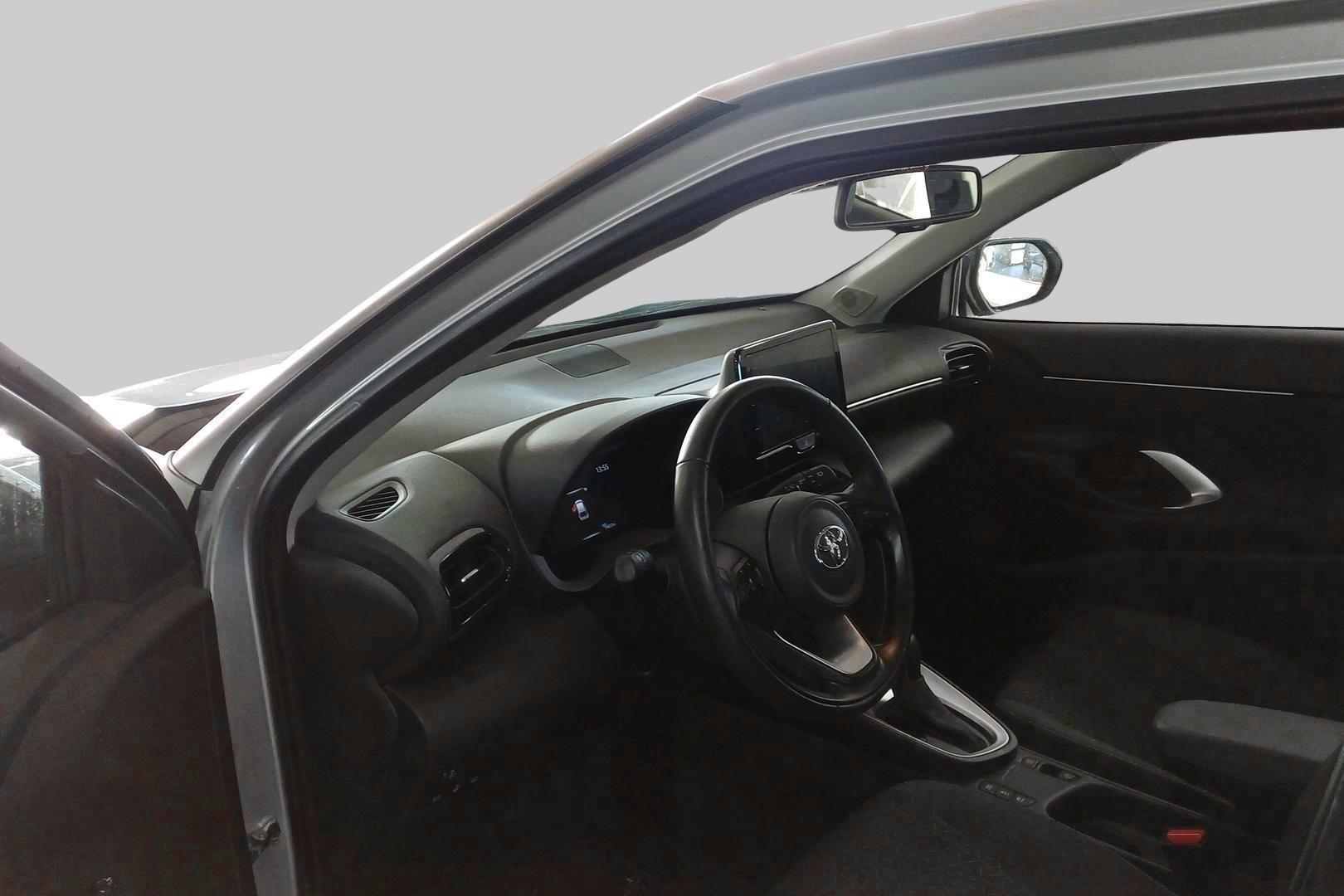 TOYOTA Yaris Cross 2024