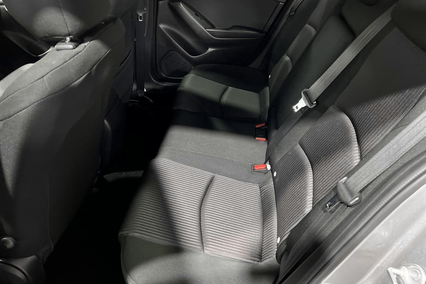MAZDA 3 2015