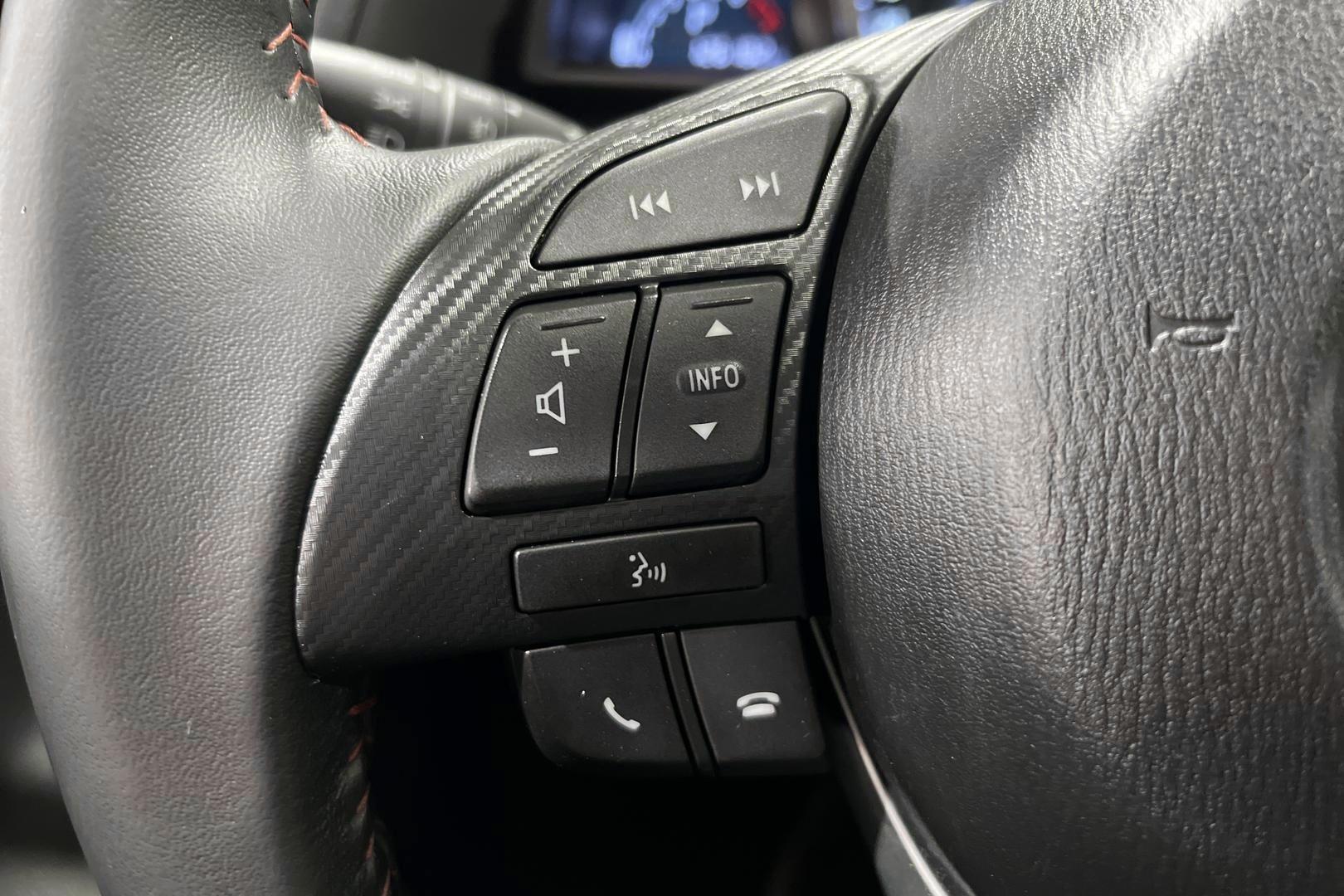 MAZDA 3 2015