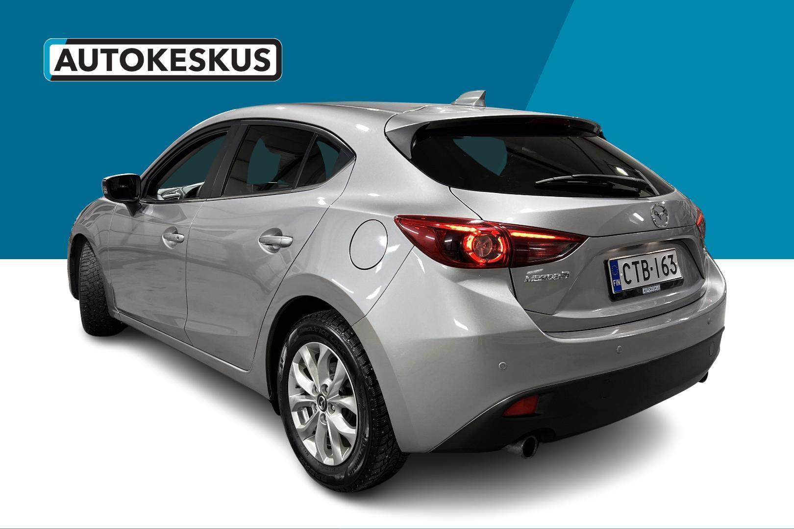 MAZDA 3 2015