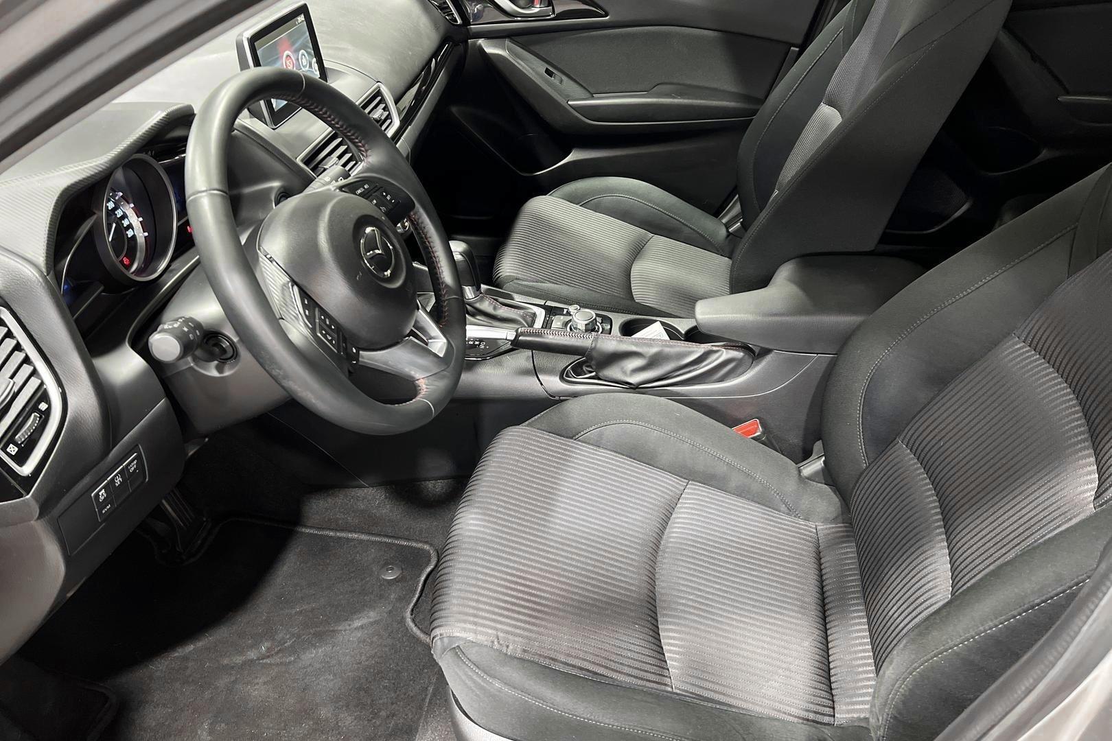 MAZDA 3 2015