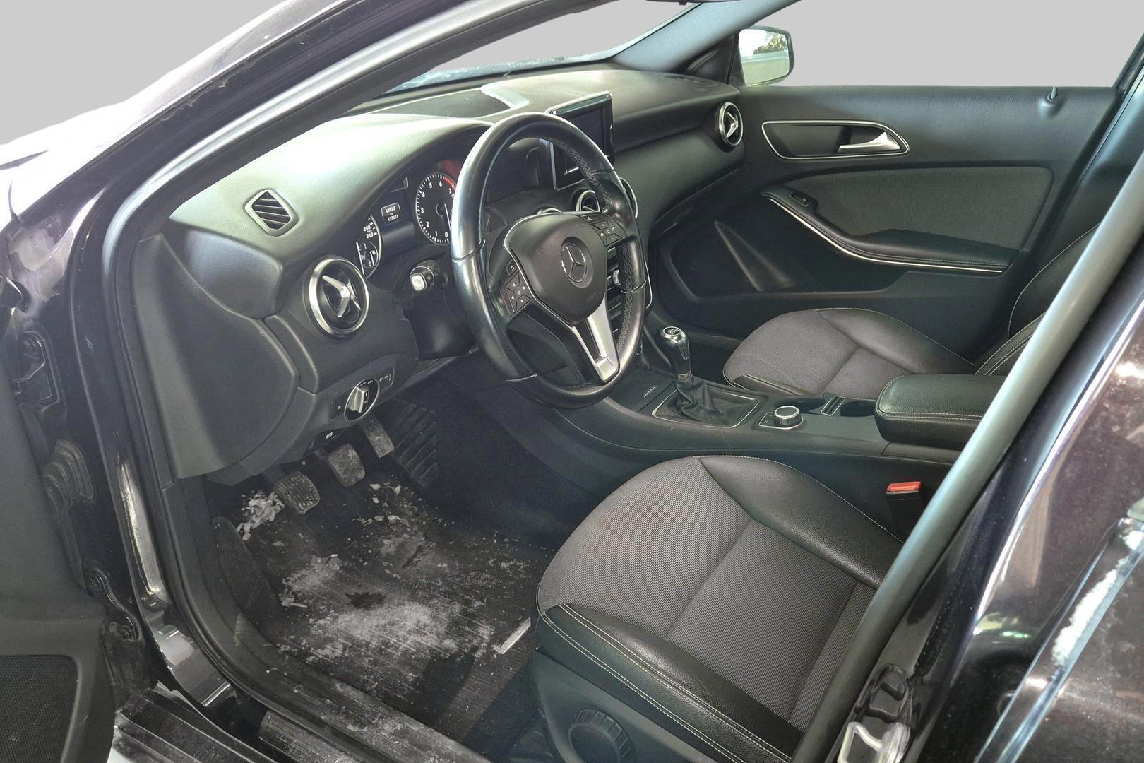 MERCEDES-BENZ A 2014