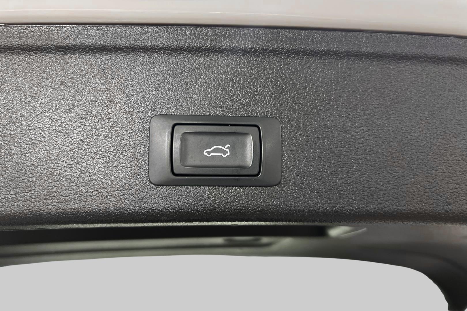 AUDI A4 2019