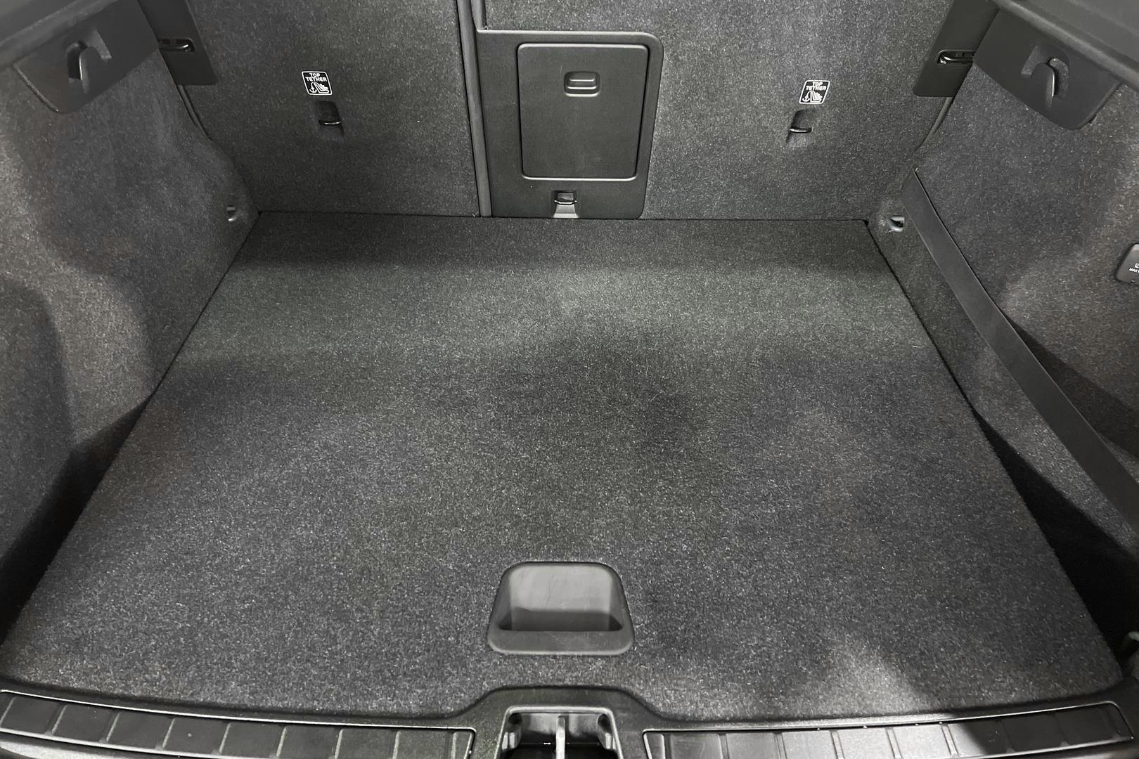 VOLVO XC40 12