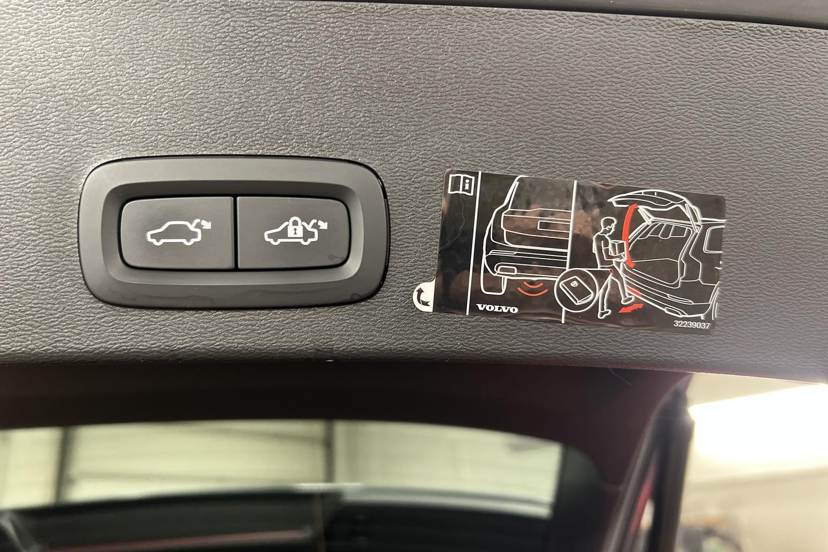 VOLVO XC40 15