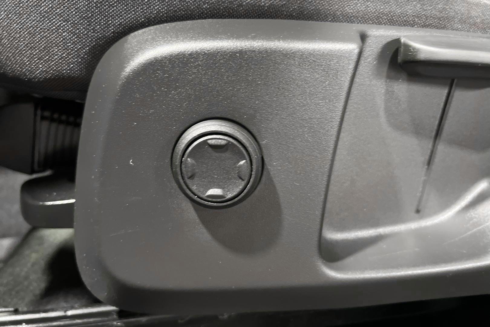 VOLVO XC40 18
