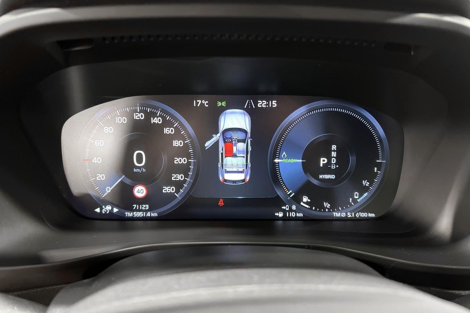 VOLVO XC40 21