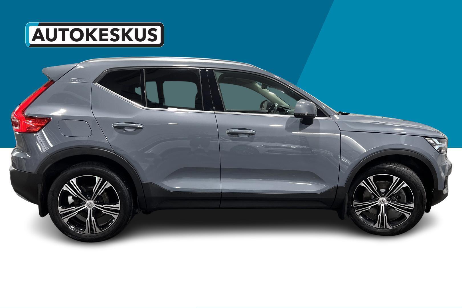 VOLVO XC40 4
