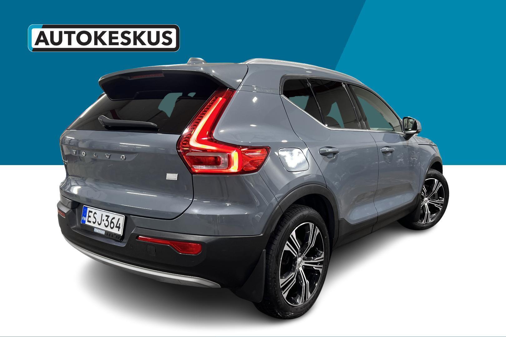 VOLVO XC40 5
