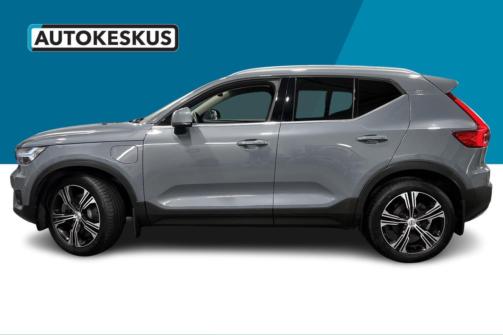 VOLVO XC40 8