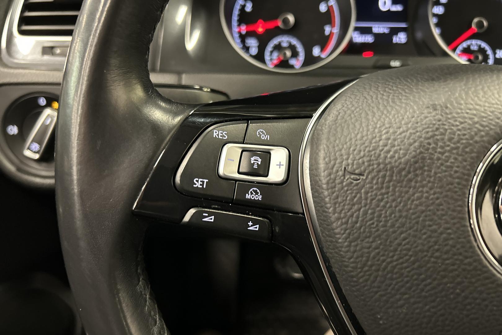 VOLKSWAGEN Golf 2018