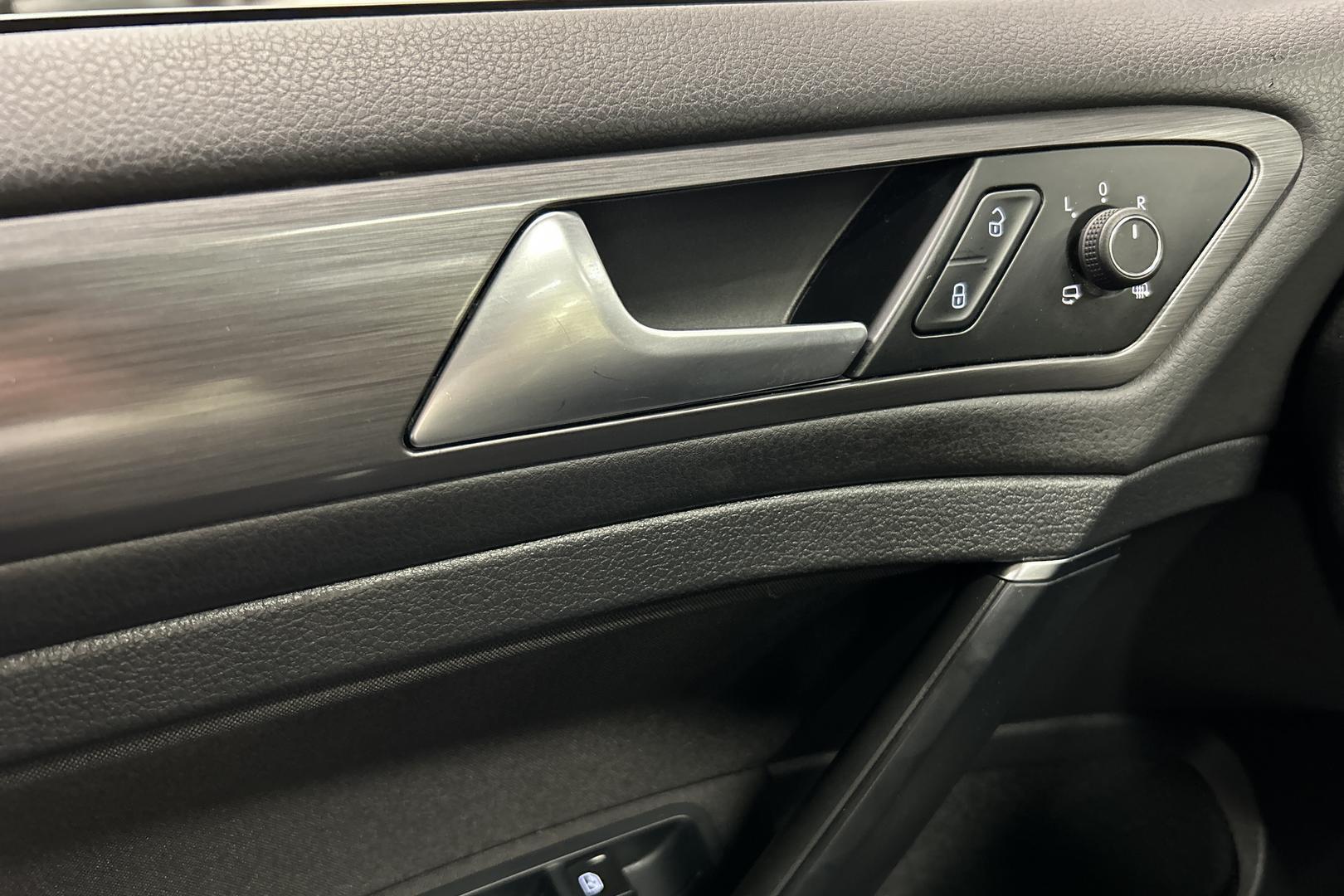 VOLKSWAGEN Golf 2018