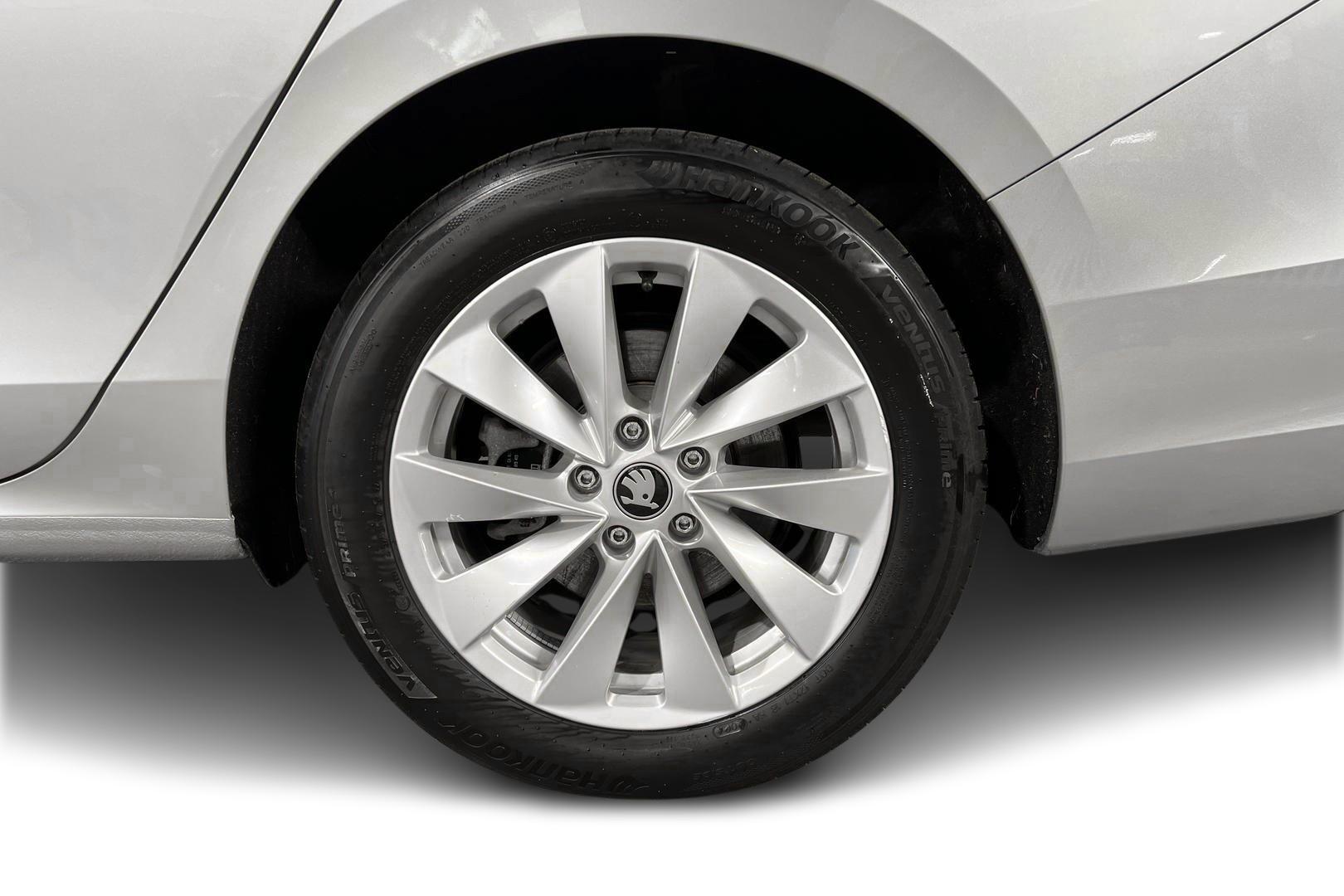 SKODA Superb 2025