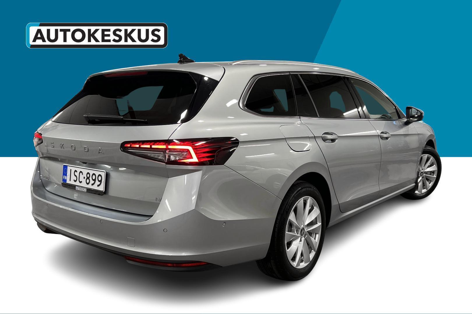 SKODA Superb 2025