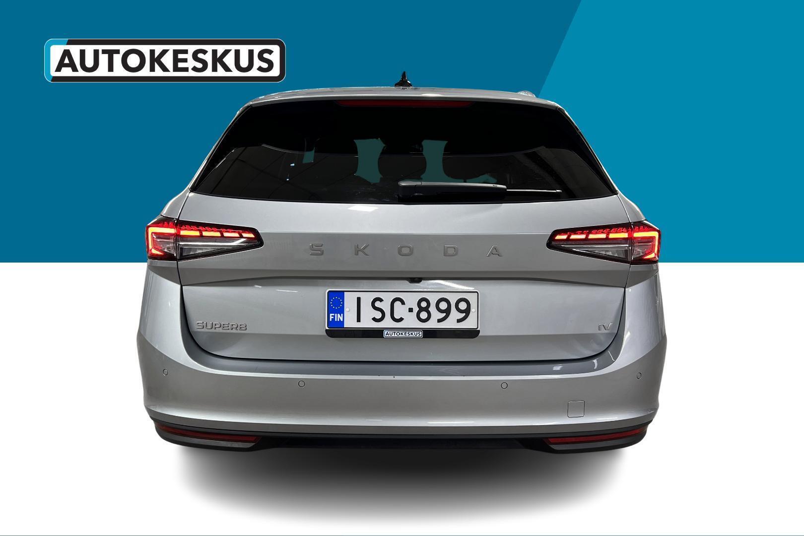 SKODA Superb 2025