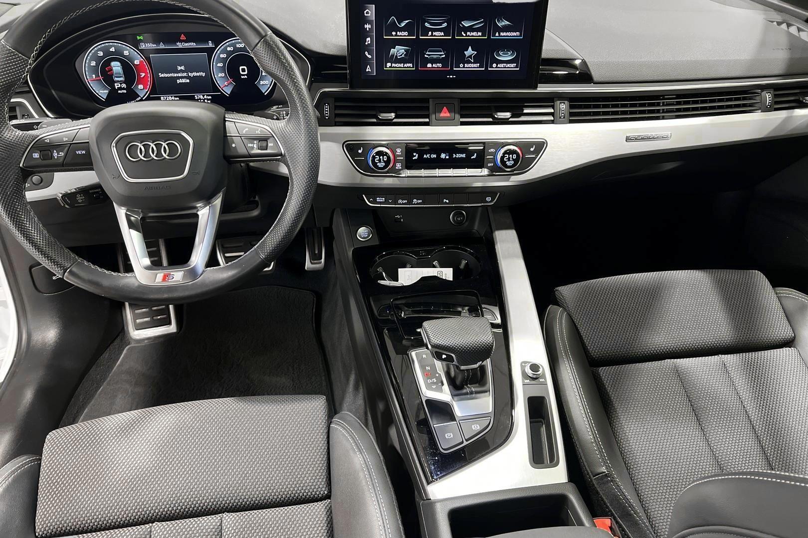 AUDI A4 2020