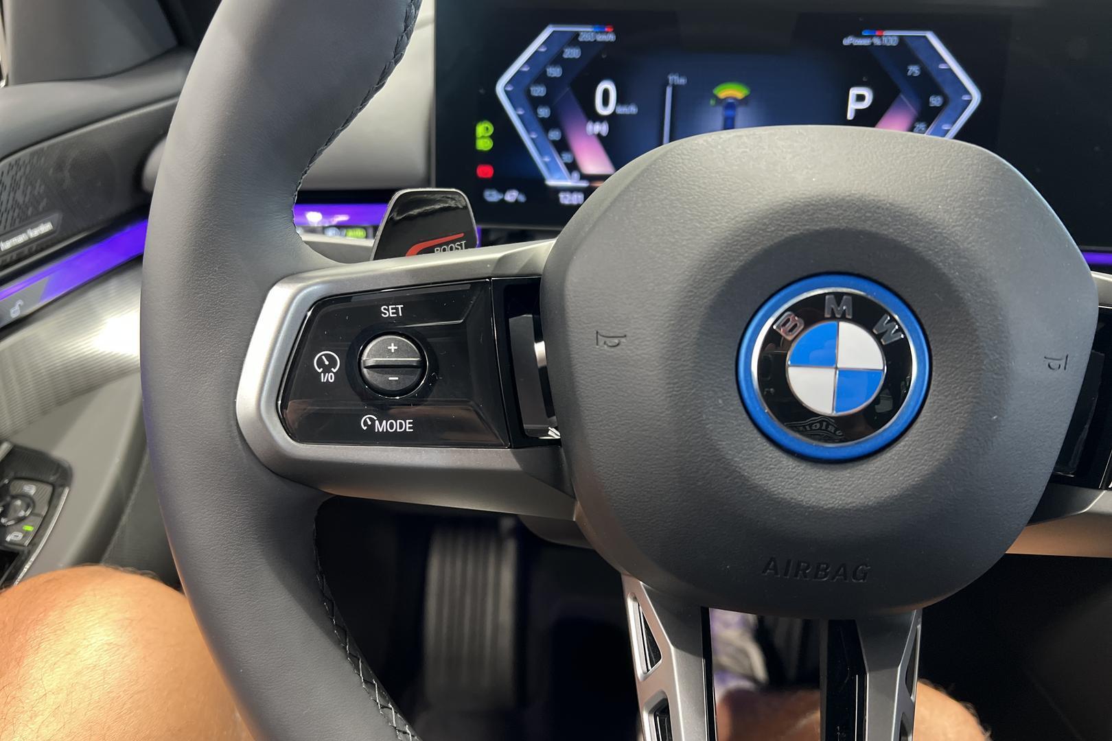 BMW I5 30