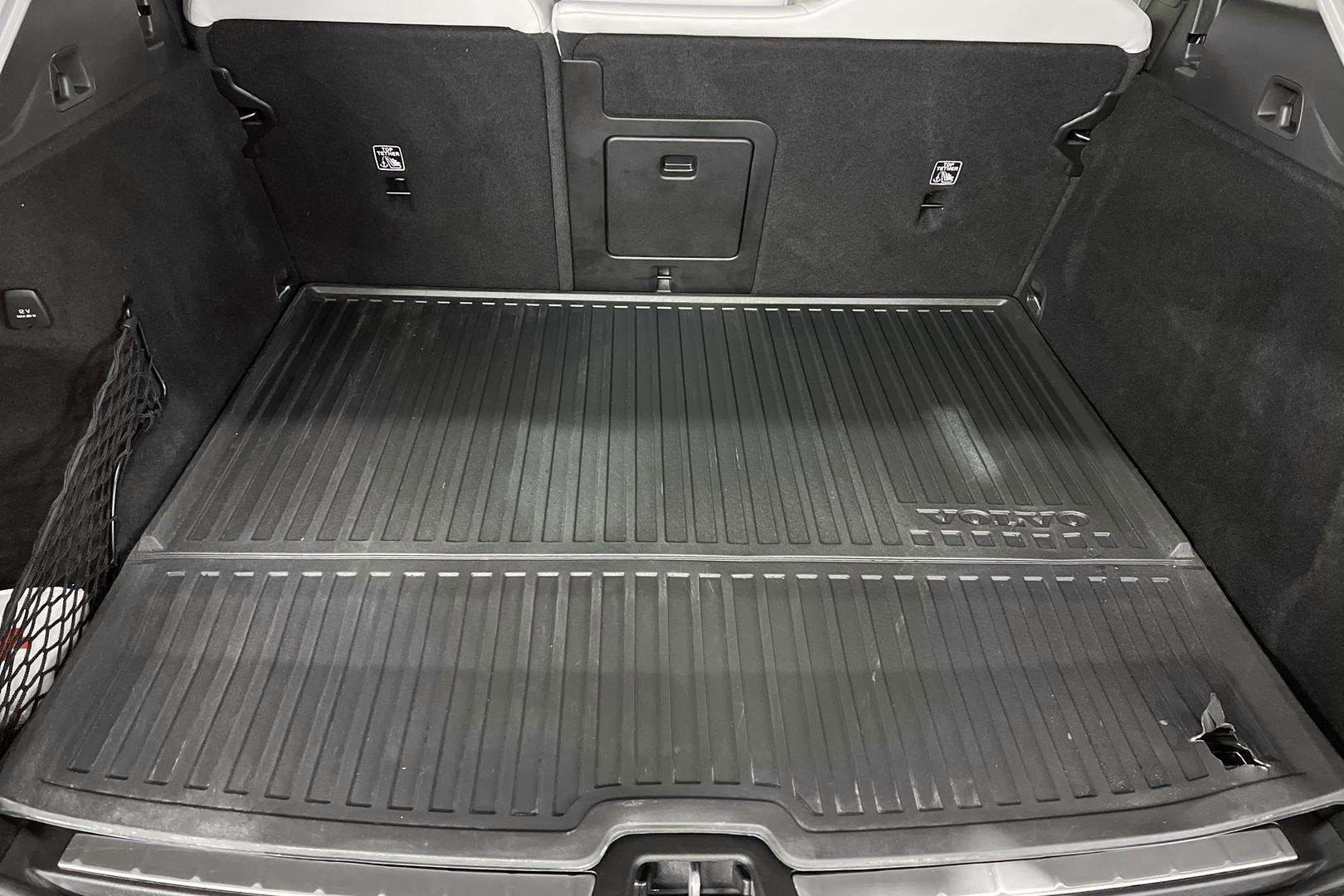 VOLVO XC60 2023