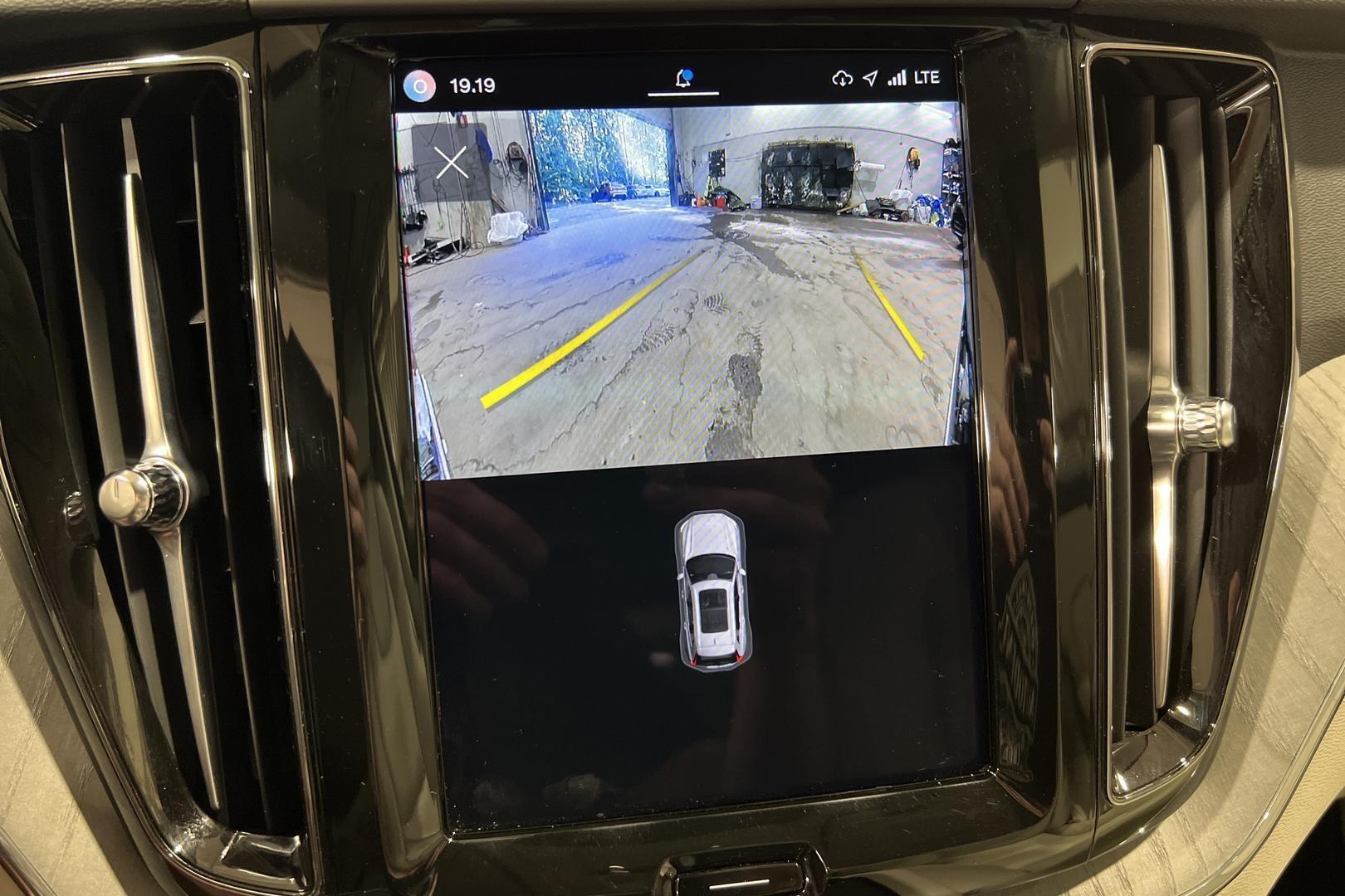 VOLVO XC60 2023
