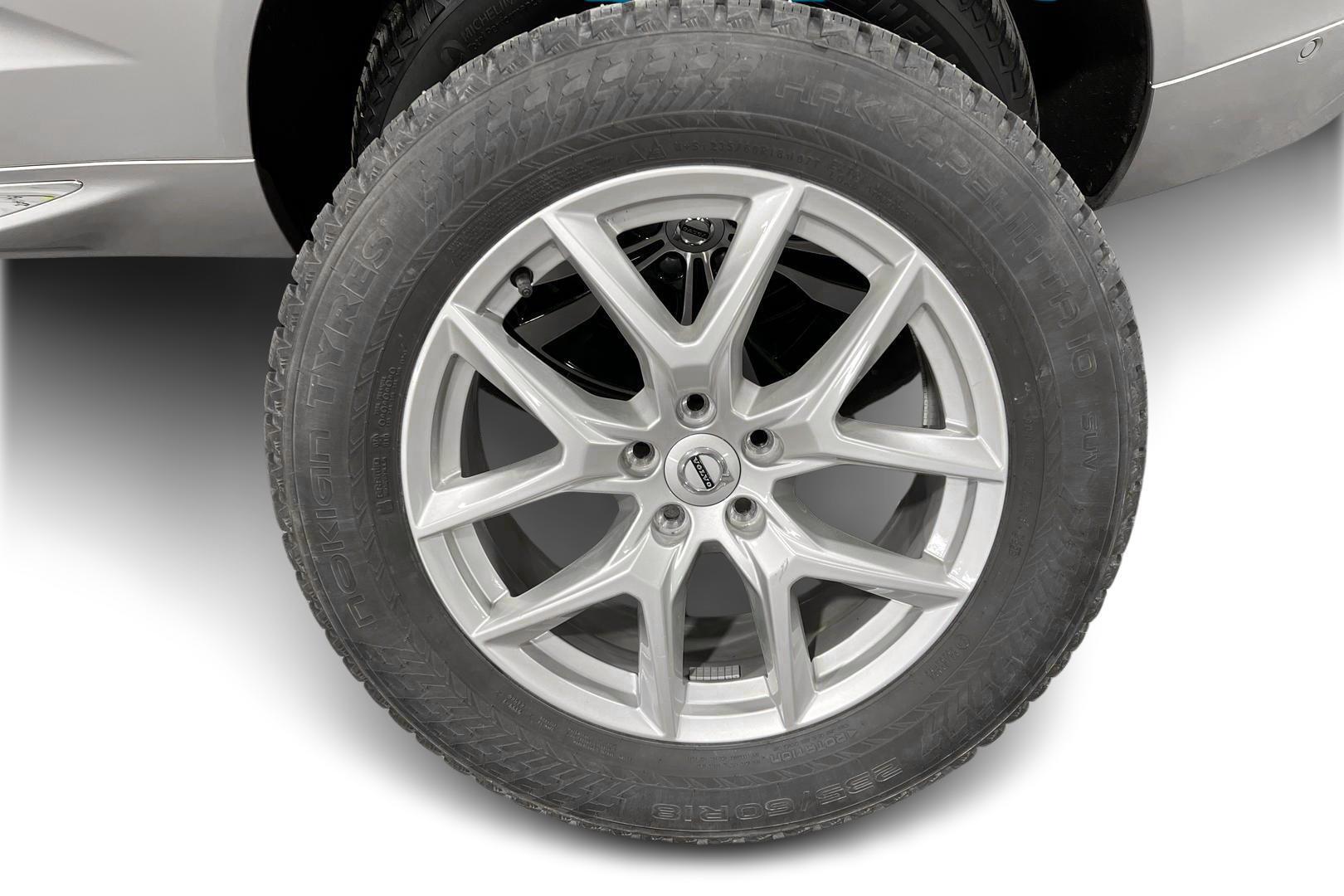 VOLVO XC60 2023