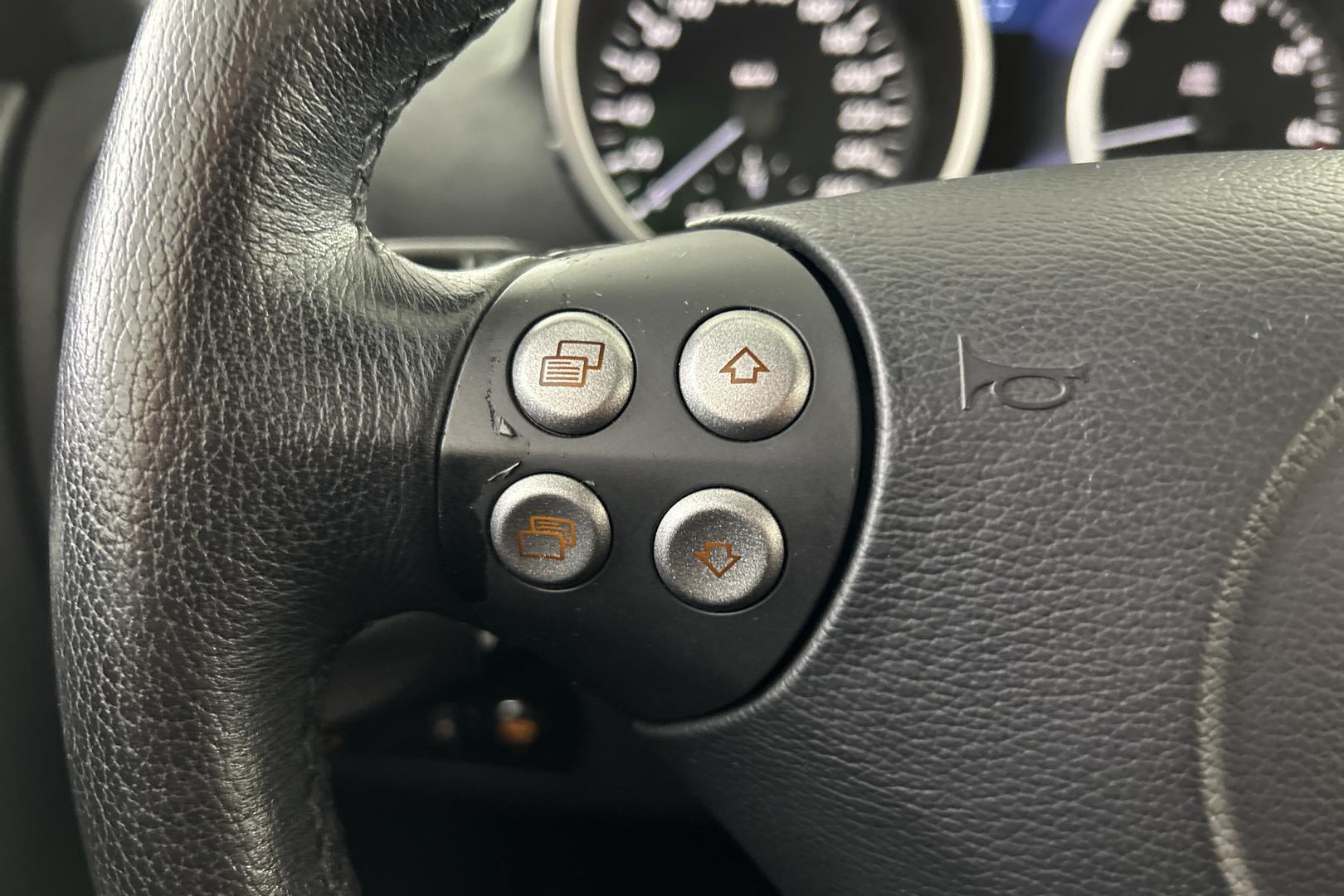 MERCEDES-BENZ SLK 2004