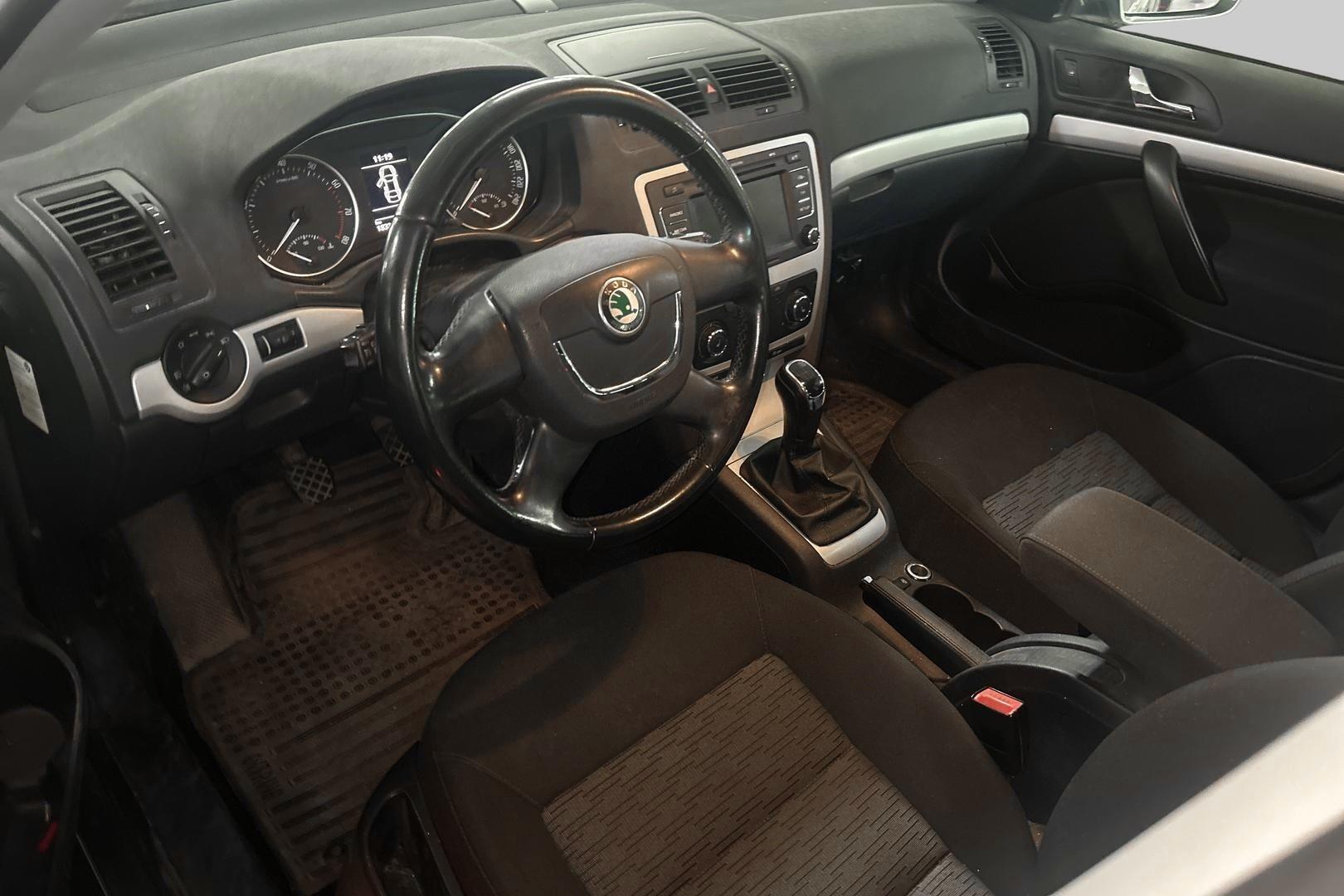 SKODA Octavia 2012