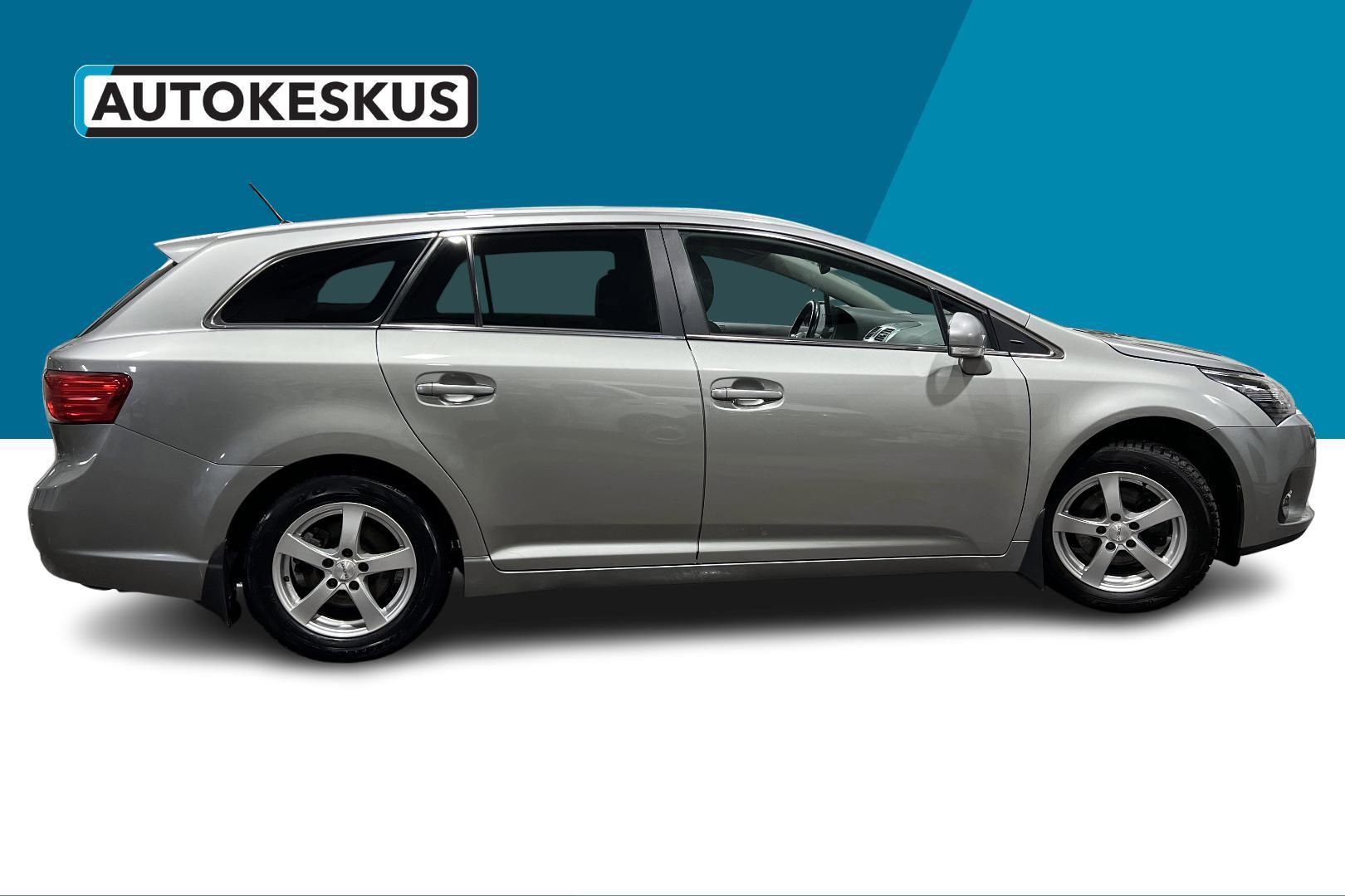 TOYOTA Avensis 2012