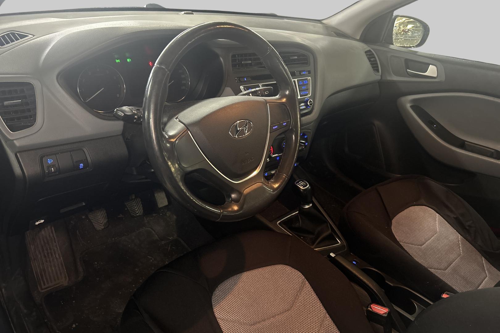 HYUNDAI i20 5d 2016
