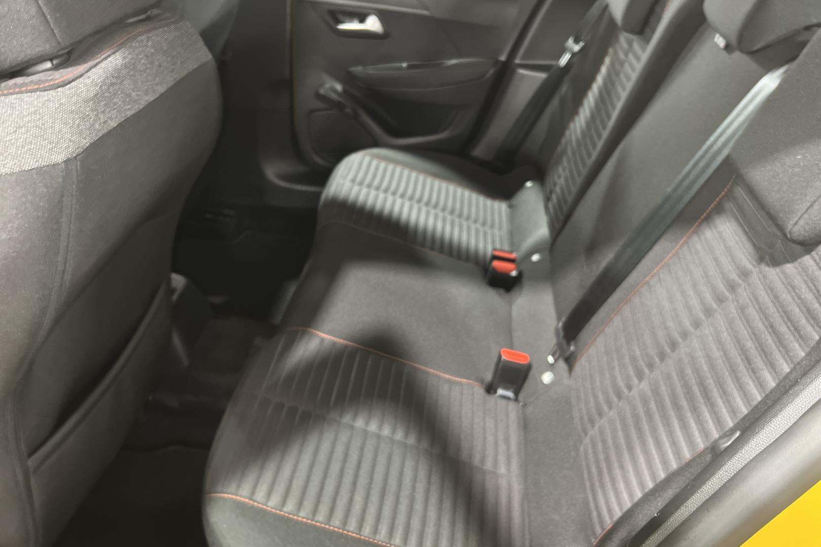 PEUGEOT 208 10