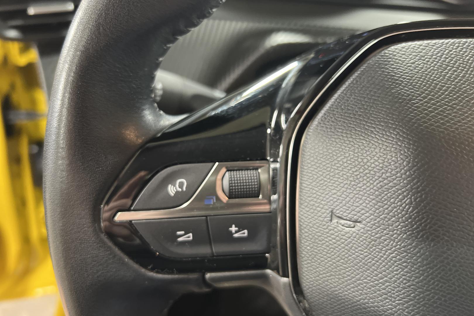 PEUGEOT 208 15