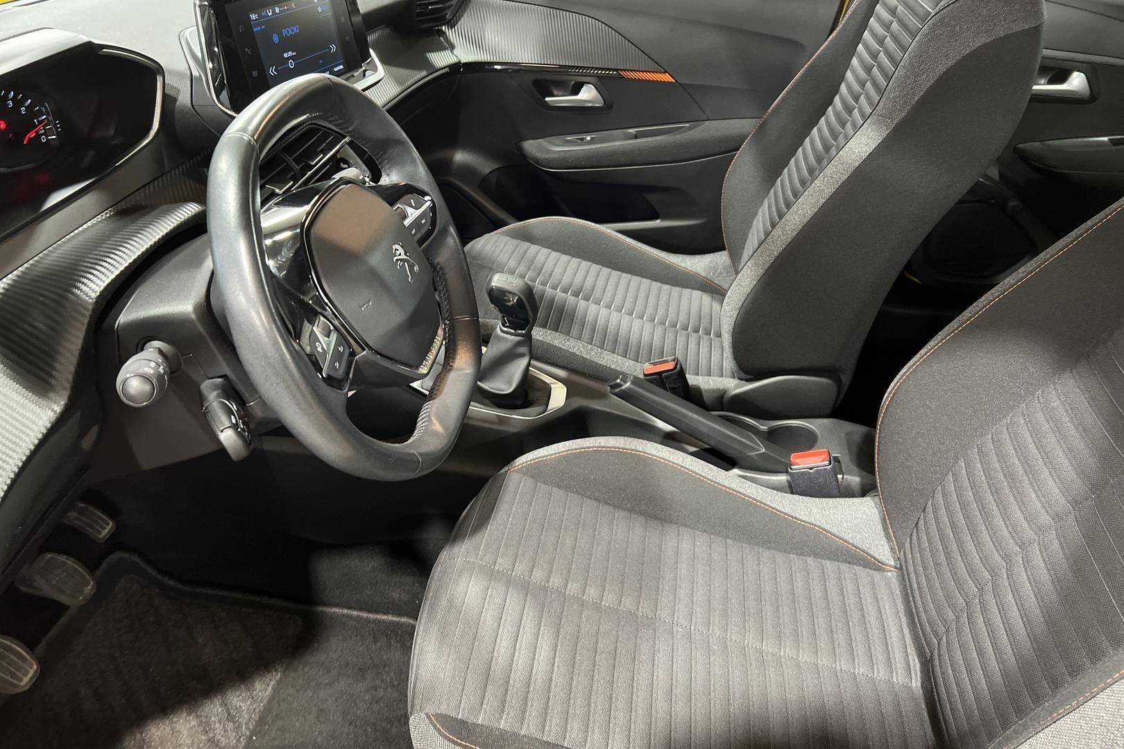 PEUGEOT 208 9