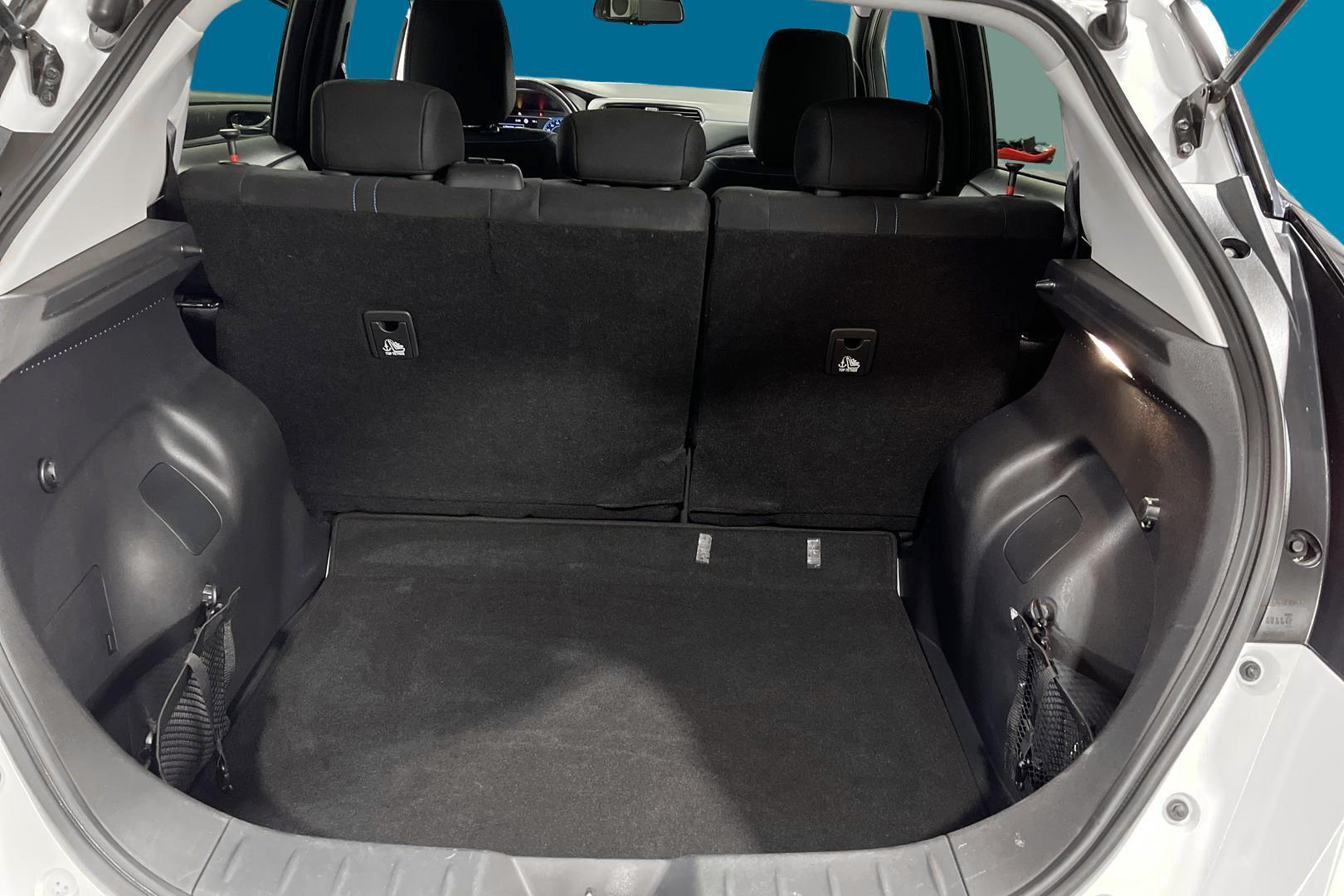 NISSAN Leaf 12